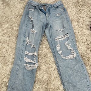 american eagle light wash mom jeans